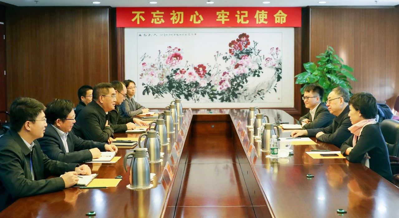 姜仁鋒會見中國國新黨委委員、總會計師劉學詩 